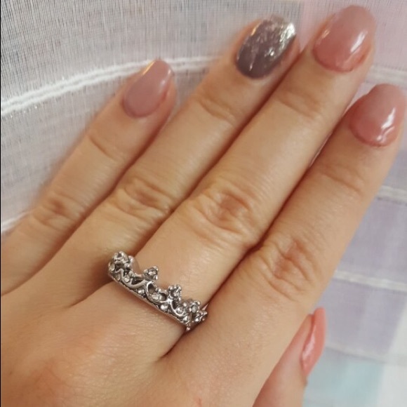 Silver Crown Ring - Picture 6 of 8